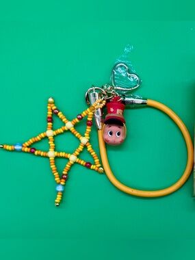 Twinkle twinkle Pop mart pendant with charging cable NO BOX